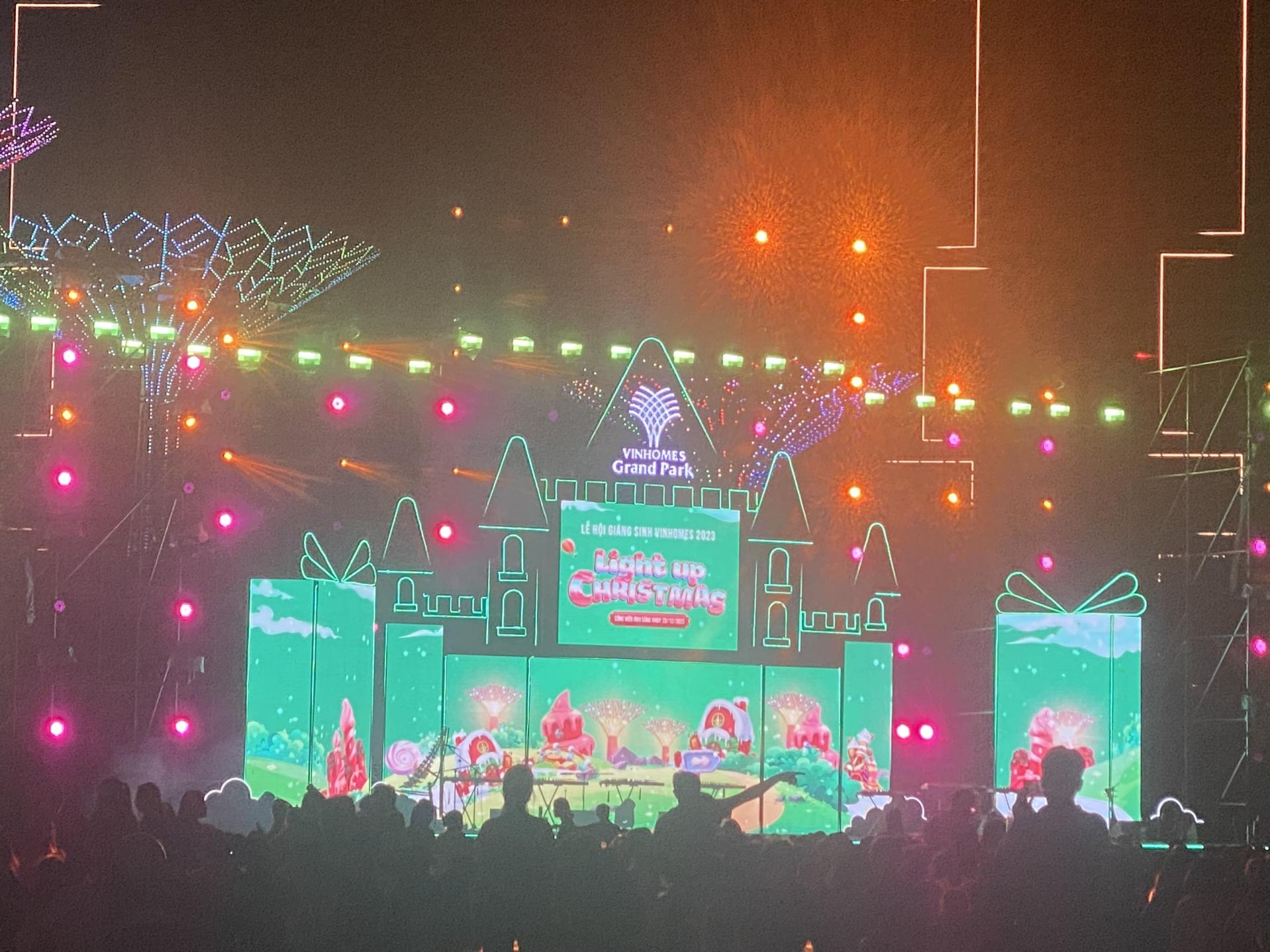 GIáng sinh 2023 Vinhomes